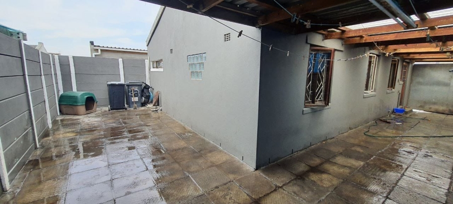 3 Bedroom Property for Sale in Grassy Park Western Cape